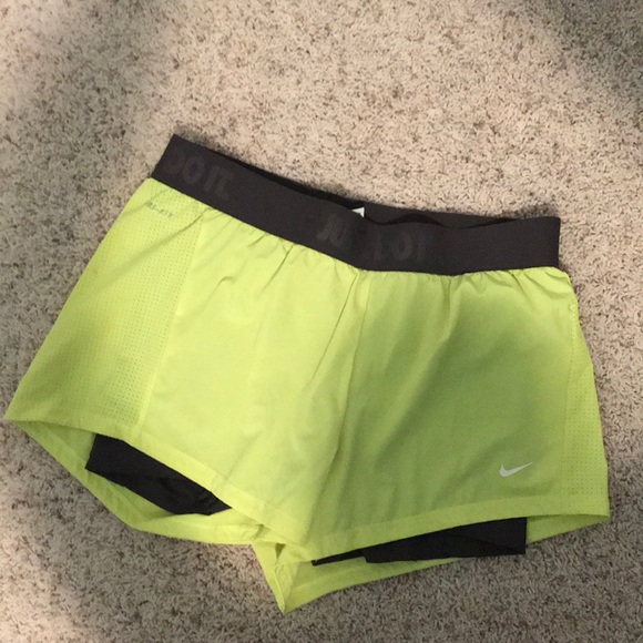 Nike dri fit shorts size medium - Picture 1 of 1